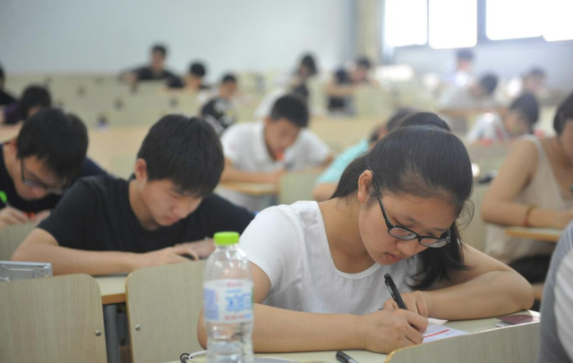 大学英语四六级_大学生过英语六级重要吗_沪江英语零基础直达英语六级