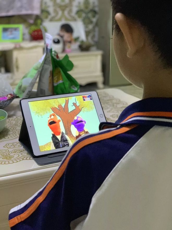 外教老师英国好还是美国好_好外教_小学外教用什么教材好