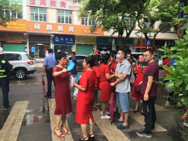 中考题型英语_深圳英语中考题型构成_深圳英语中考分值构成