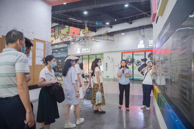 学而思英语敏学班博学班_商务英语班_关于商务助理班的班旗的图片