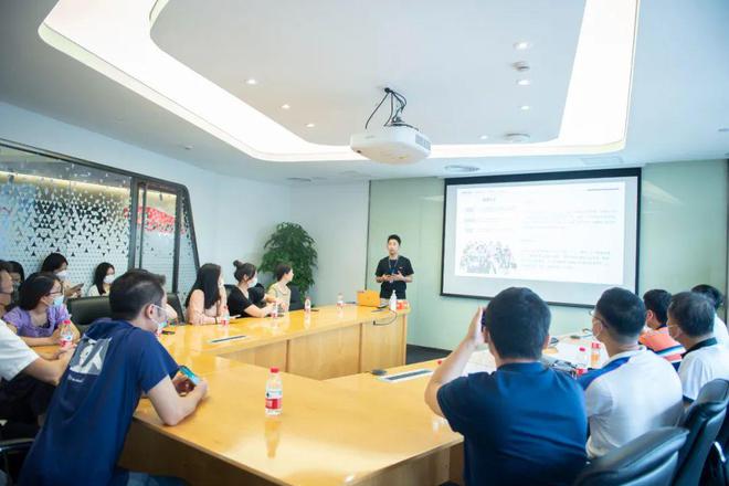学而思英语敏学班博学班_商务英语班_关于商务助理班的班旗的图片