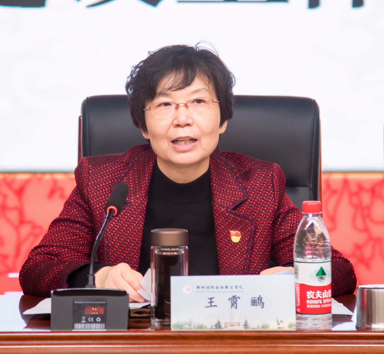 英语课程思政_思政课程向课程思政_管理学课程思政教学案例