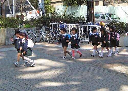 瑞思英语和学乐英语比较_孩子学英语几岁开始学比较好_孩子多大开始学英语比较合适