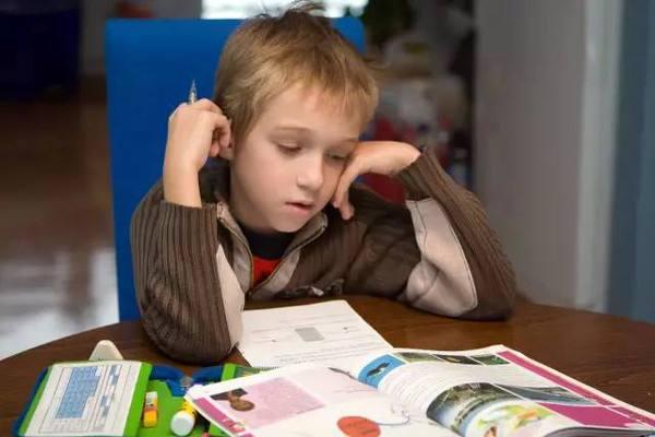 孩子学英语几岁开始学比较好_瑞思英语和学乐英语比较_孩子多大开始学英语比较合适