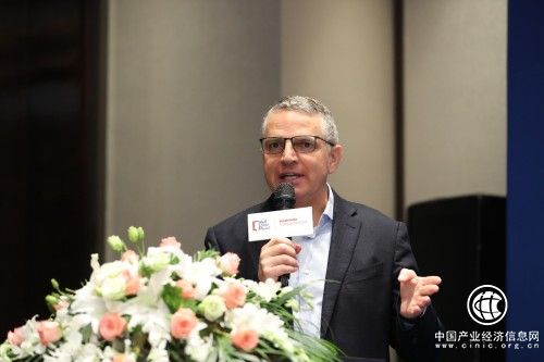 职场英语教材_职场英语职场英语_职场人士想自学英语使用什么教材好