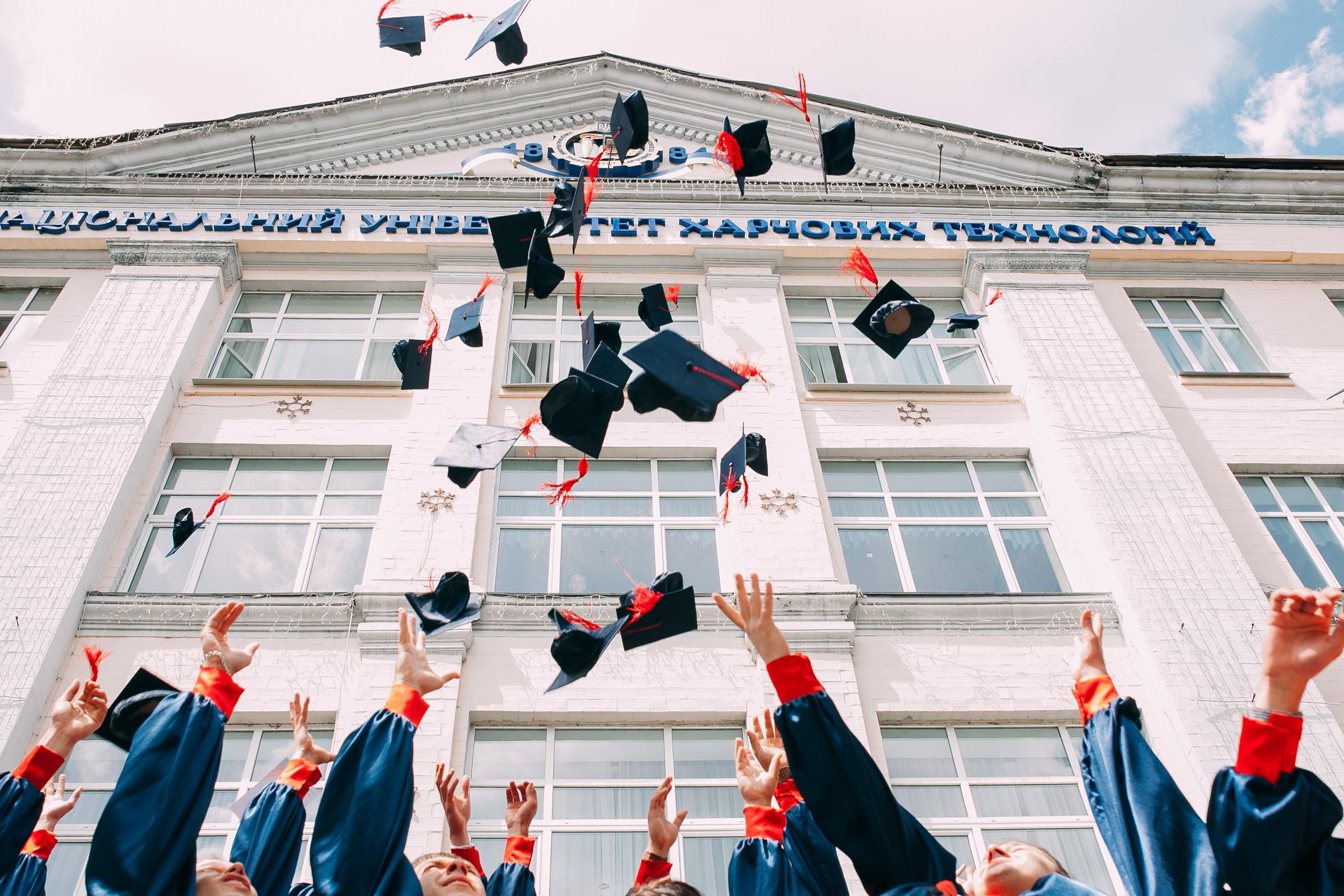 哈佛大学英语_普林斯顿大学哈佛_哈佛社区大学经济系