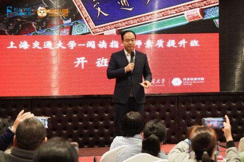 扶小鹰学英语怎么样_扶不扶 英语作文_老人摔倒扶不扶的英语作文