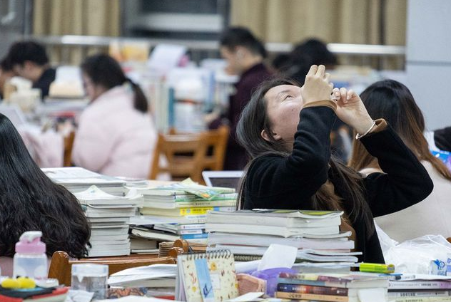 托福报名要交哪些费用_2018cfa报名时间及费用_英语四级报名费用