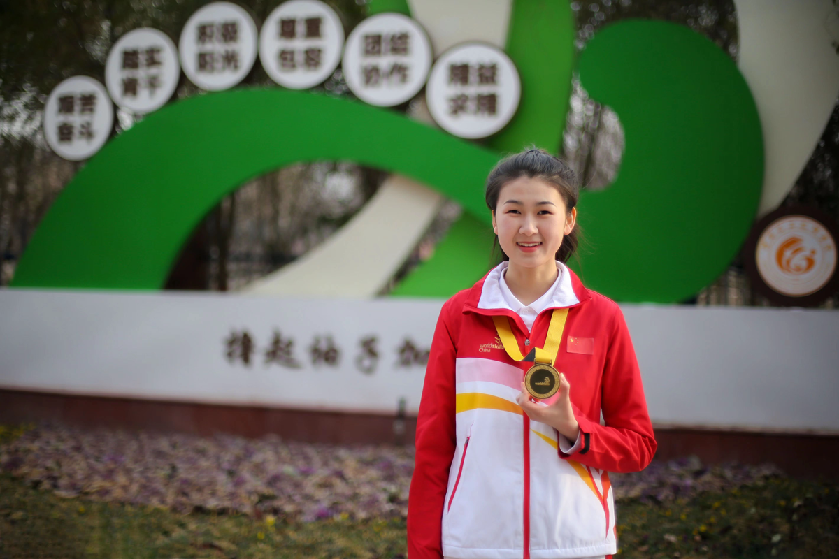 英语线上_英语到底是线上好还是线下好_英语线上课还是线下课好