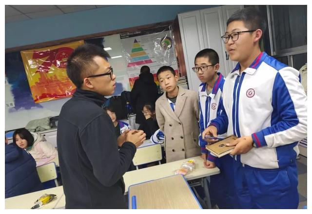 客观公正从我做起——银川六中本学期第二次英语角活动圆满结束