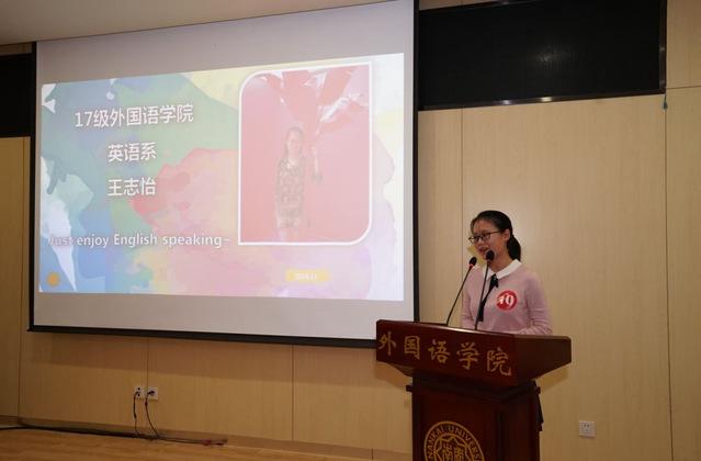 外语美女外教系大学生_外语美女外教系大学教师_某大学外语系美女和洋外教
