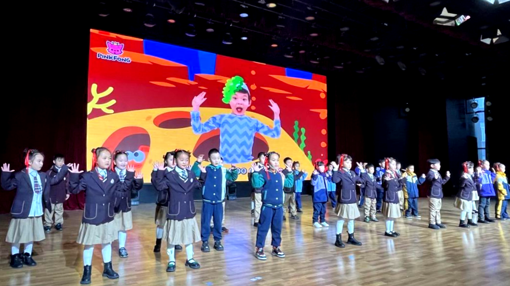 英语学校手抄报_英语学校怎么写_在学校英语