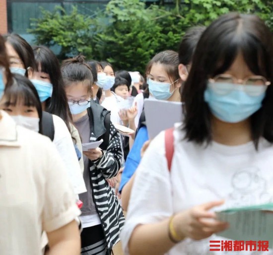 成人自考英语二历年真题_成人自考英语考什么_成人自考英语