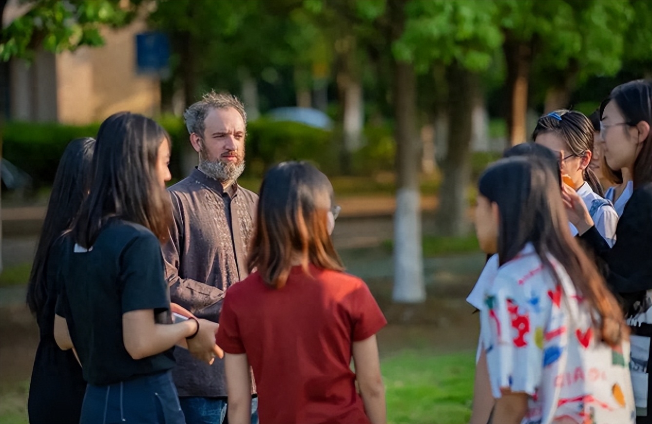 海外国语_上海外国语大学英语_海外国语学院入学条件