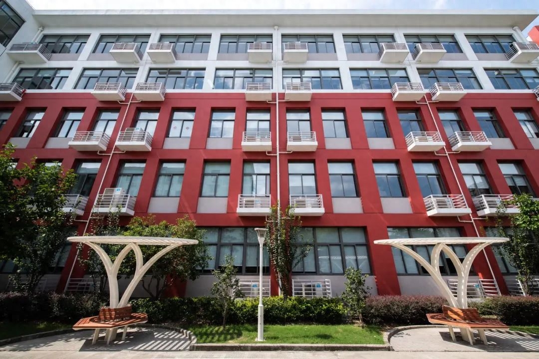 学院英语怎么说_英语学院_体育学院英语