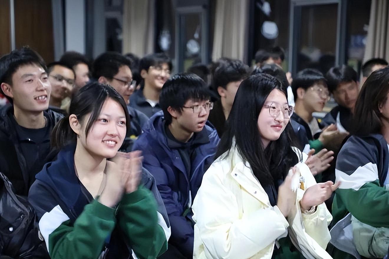 西班牙语和英语哪个好学_西班牙语好学吗自学可以学会吗_学好西班牙语大有前途