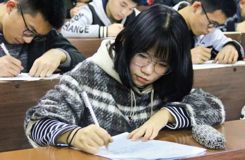 英语四级报名费_报名费英语四级_报名费英语四级多少钱