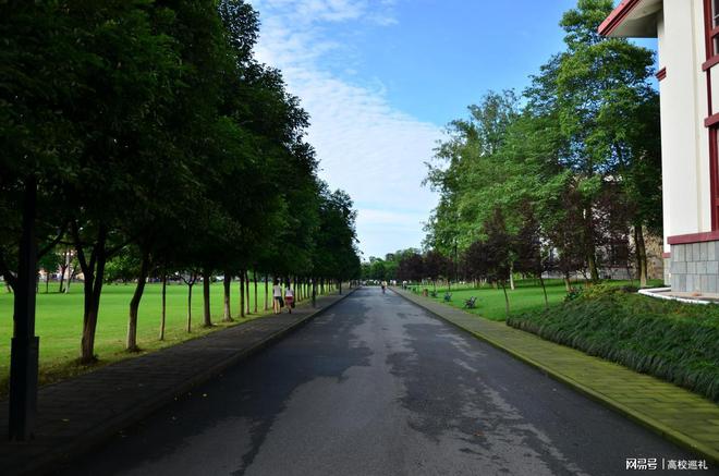 专门学英语的职业学校_英语专业职业学校_职业学校英译