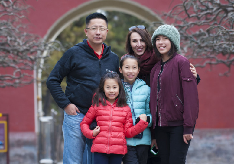 ç¯çè±è¯­æé³åå®¶æ´ï¼åå¦»æ¶é2å¹´æ¤æææ§ï¼è§é¢ä¸­å¥³å¿åå£°åæ¨