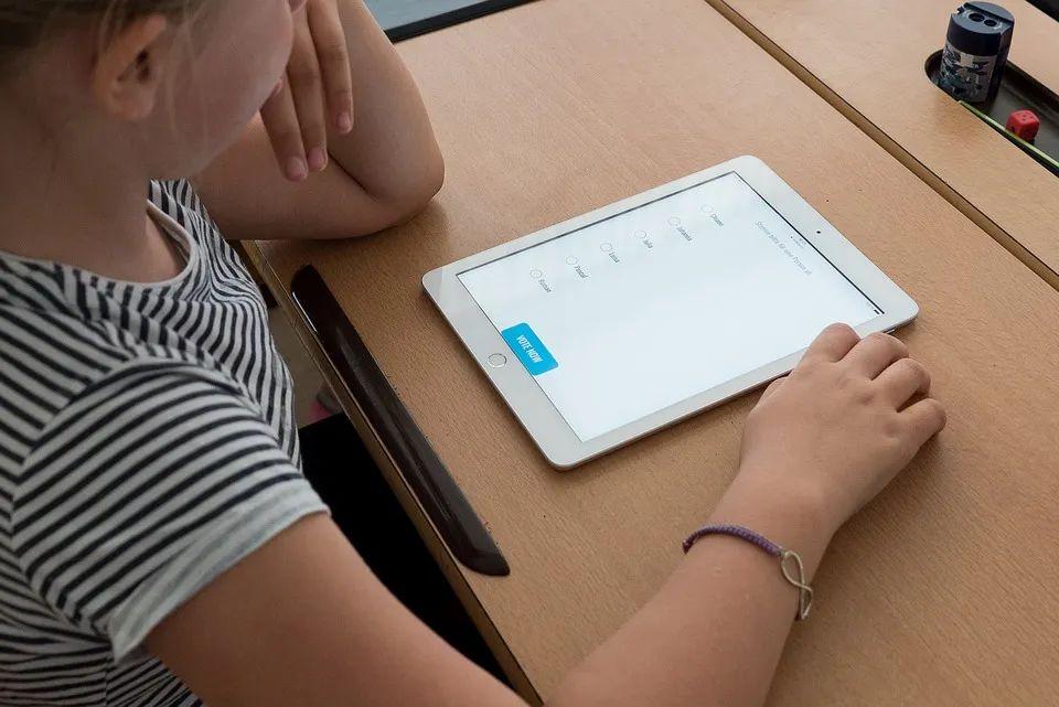0基础怎么学英语最快_英语基础学西班牙语难吗_英语基础学法语