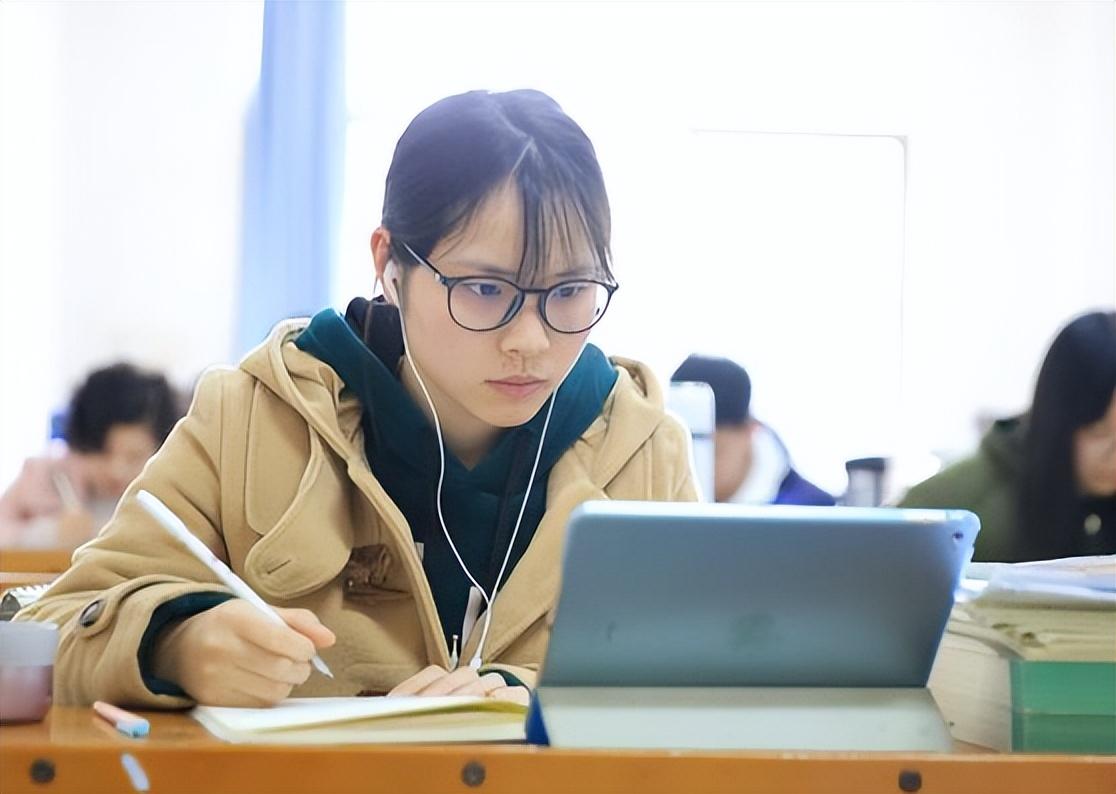 考研英语过70分有什么待遇吗_考研英语过线相当于四级多少分_考研必须过英语四级吗
