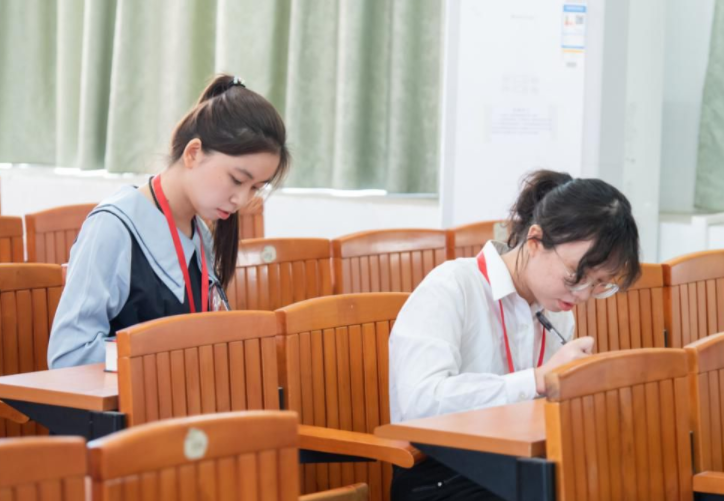 考研必须过英语四级吗_考研英语过线相当于四级多少分_考研英语过70分有什么待遇吗