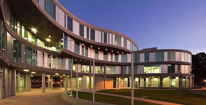 英语专业大学排名前100_英语类大学专业排名_大学英语专业排名