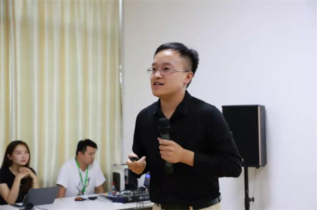 济南外语幼儿园有哪些_济南外教幼儿园排名_济南幼儿外教一对一