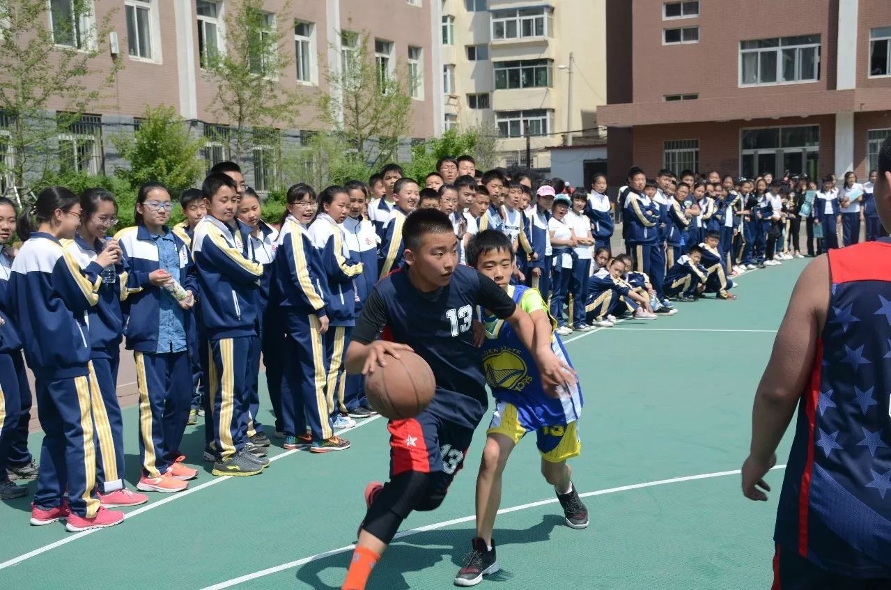 篮球外教一对一教学怎么样_外教篮球训练营_ffb外教篮球