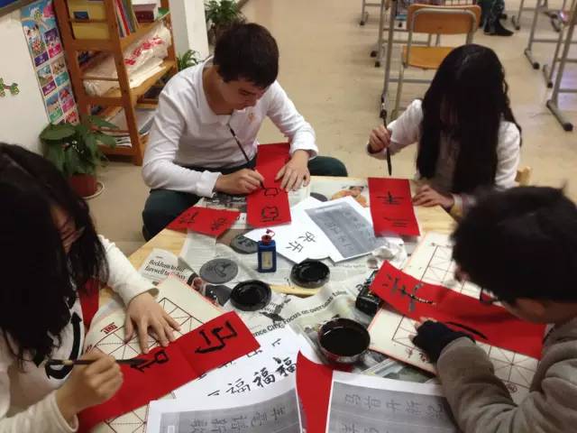 武汉钢琴名师_武汉外教钢琴一对一_武汉钢琴课收费标准