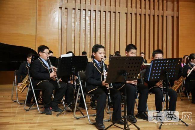 青岛儿童学英语外教一对一_青岛外语培训_青岛外教英语儿童学校有哪些