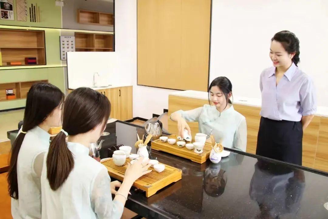 外教专升本一对一_外语类专升本_专升本的外语学校有哪些