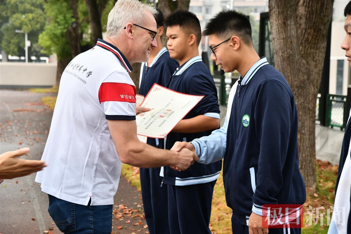 高中生外教一对一_高中外教工资_高中生外教英语哪个好