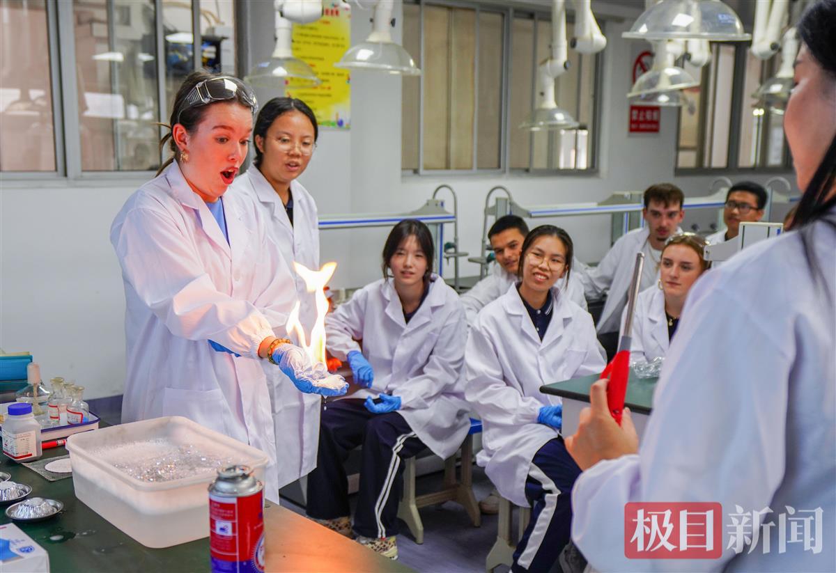 高中外教工资_高中生外教英语哪个好_高中生外教一对一