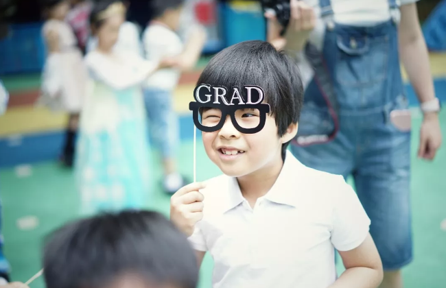 外教上岗需要什么证件_外教毕业才能要上年级学生吗_一对一外教要上几年才能毕业