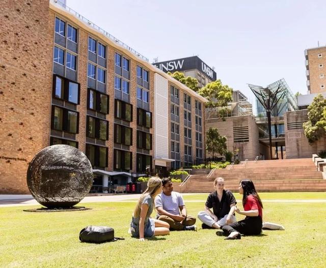外教大学适合生几个孩子_适合大学生的外教一对一_外教大学适合生孩子吗