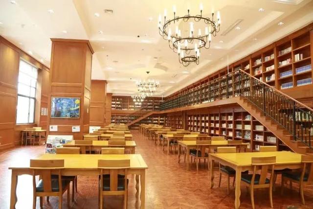 外教大学适合生几个孩子_适合大学生的外教一对一_外教大学适合生孩子吗