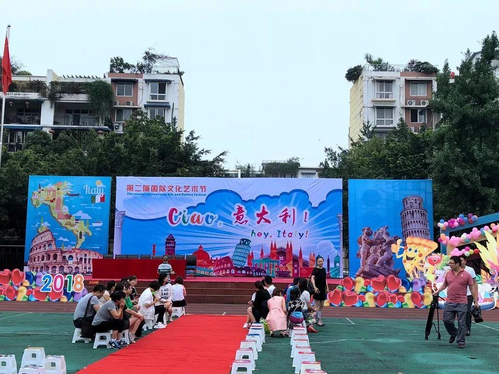成都外教英语哪家好_成都找外教_成都外教一对一的学费