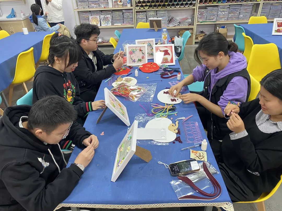 加拿大外国语学校招聘_青岛一对一加拿大外教_青岛加拿大教授