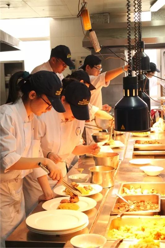 中餐厅外教一对一_外国餐厅用英语怎么说_餐厅外语