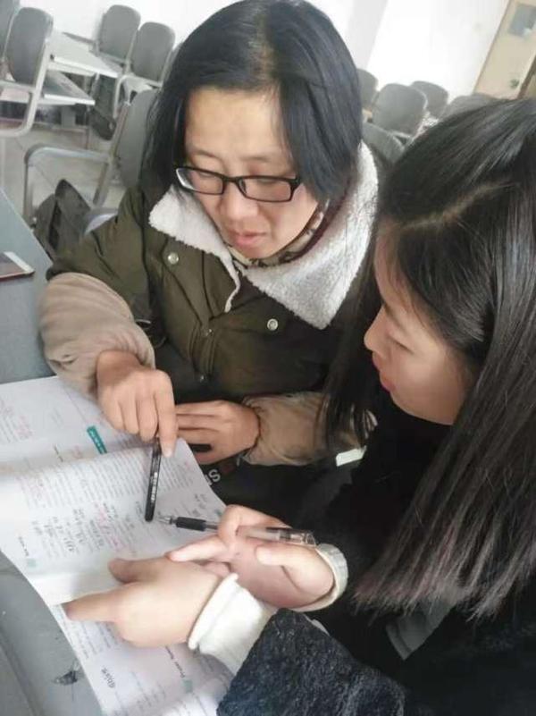 海绵外语网_海绵英语外教一对一_小海绵说英语的视频