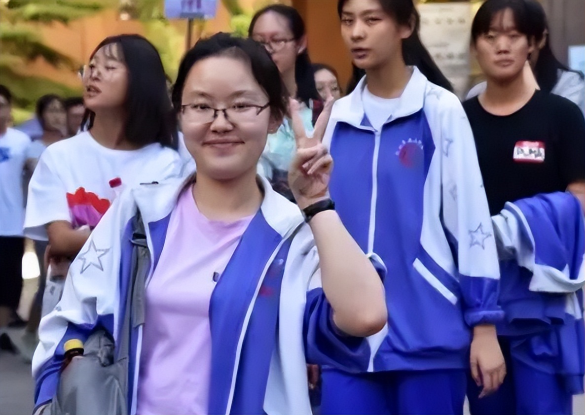大学生外教多少钱一天_大学外教事件_大学生外教一对一线上课