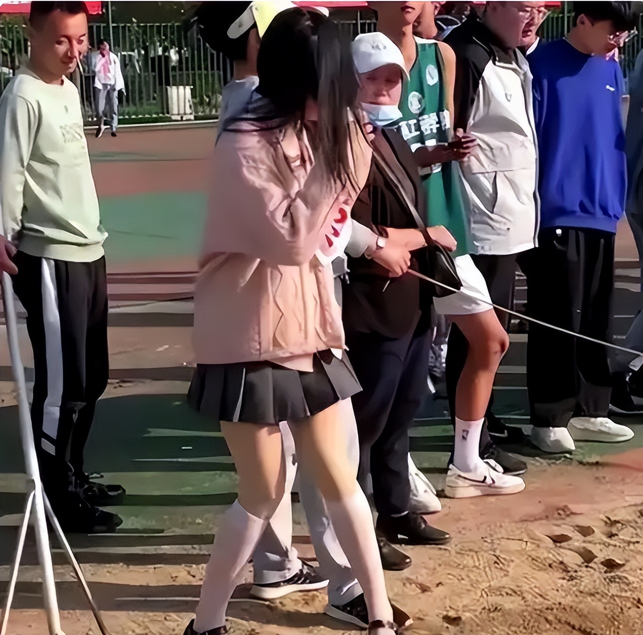 大学外教事件_大学生外教一对一线上课_大学生外教多少钱一天
