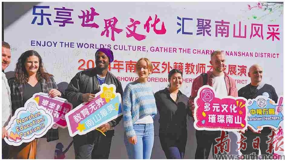 一线外教下有多少人_外教老师价格_哪里有外教一对一线下