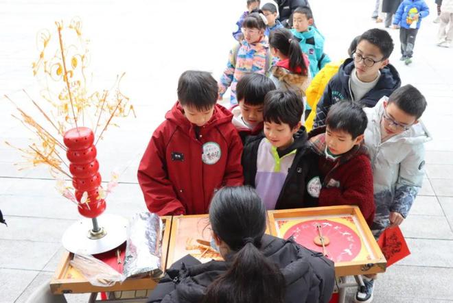 萌娃一对一外教老师_外教萌娃老师视频_外教萌娃老师是谁