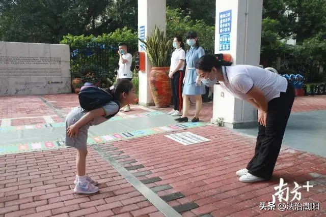外教一对一萌娃_外教视频_老外萌娃