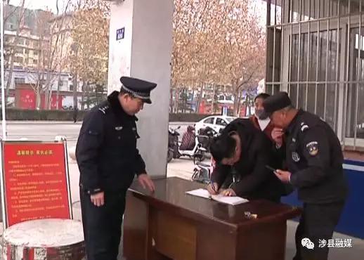抖音外教一对一对话_抖音外教对话是真的吗_抖音外教对话在哪里看