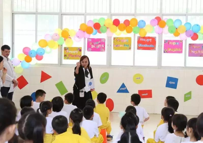 肇庆市外语学校_肇庆一对一外教_肇庆外教david
