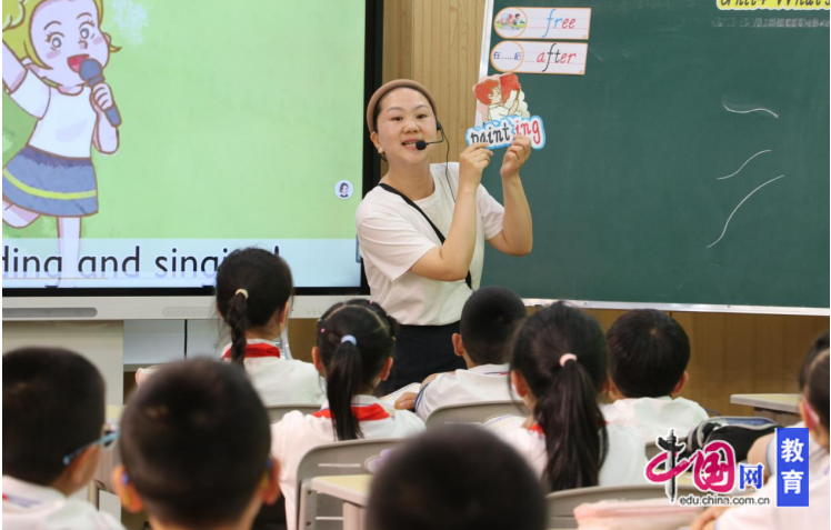 外国语小学教师_小学生外教老师一对一教学_外教老师教小学生好不好