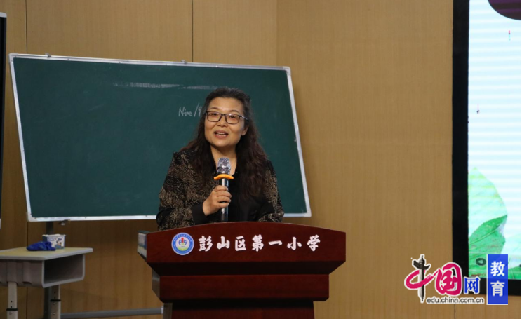小学生外教老师一对一教学_外教老师教小学生好不好_外国语小学教师